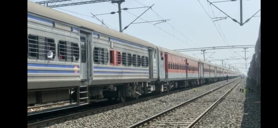 jabalpur, Coupling,Shramik special train, broken ,big accident 