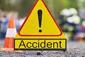 shivpuri, Eight injured, collision ,between truck and bus, filled laborers