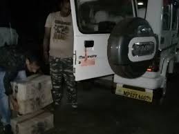 Dindori, illegal liquor,being smuggled ,Madhya Pradesh government vehicle