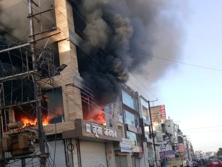 indore,Heavy fire, three-storey ,shoe shop, loss of more than ,50 lakhs