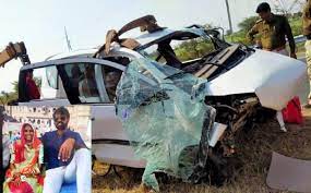 ratlam,Two aunts ,including bride , groom died,car accident