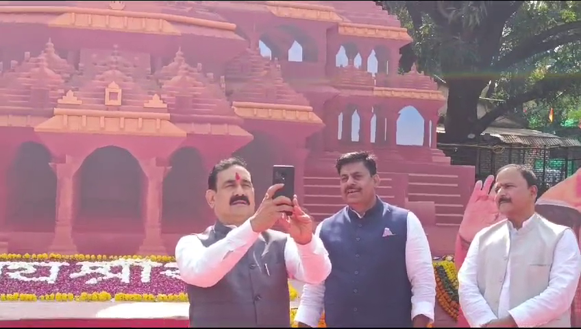 विधायक ने राम मंदिर झांकी का कराया निर्माण  