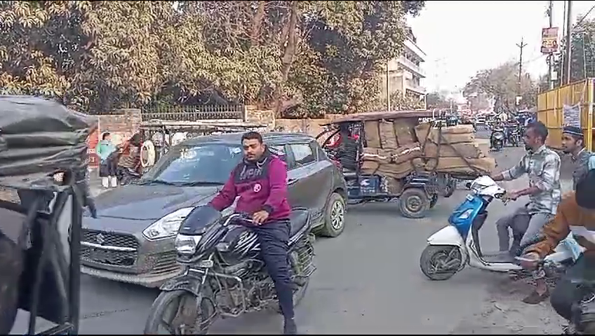 काशीपुर मे ट्रैफ़िक ,सीपीयू पुलिस की यातायात व्यवस्था