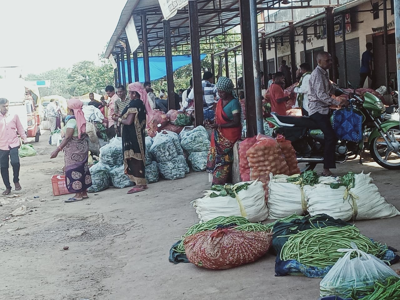 dhamtari, Wholesale vegetable market,opened after four days