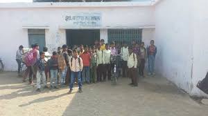 chatarpur,  Locked children, were waiting in school