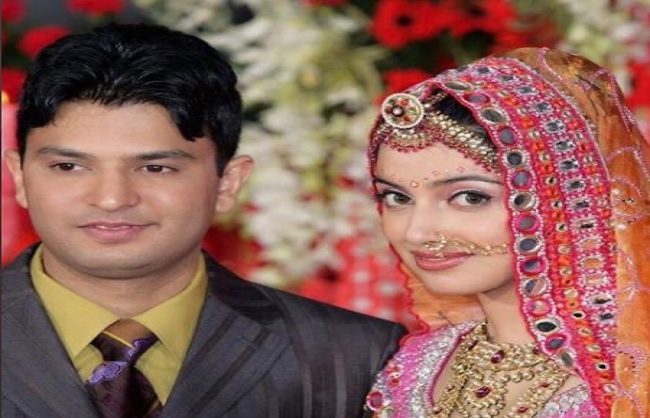 mumbai,  Bhushan Kumar ,shares beautiful pictures,Divya , 16th wedding anniversary