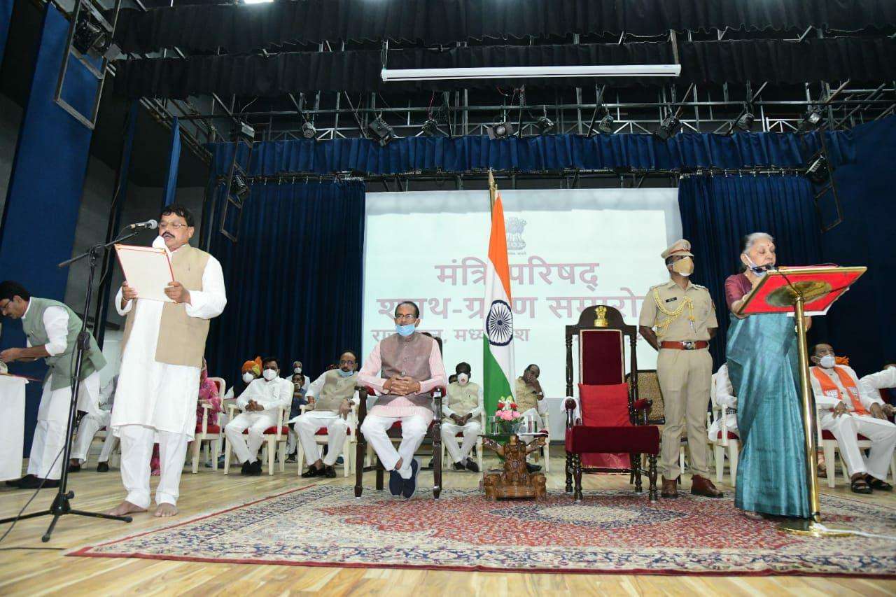 bhopal,Minister, Pradyumna Singh Tomar ,not wear shoes , slippers ,even now