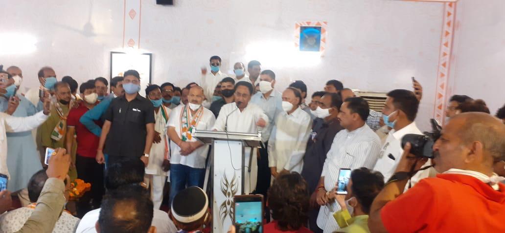 bhopal. BJP leader ,former minister ,Satish Sikarwar, joins Congress