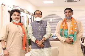 bhopal, Big shock Congress, Vindhya, veteran leader, Shrikant Chaturvedi, joined BJP