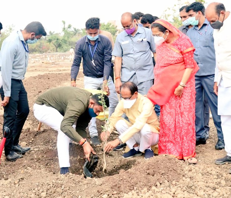 bhopal, Chief Minister Shivraj ,planted vine plant, with wife, Mahashivaratri festival