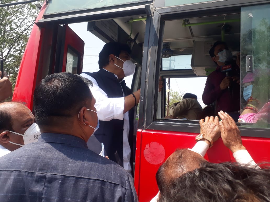 bhopal,Transport Minister Rajput, distributed masks , Mera Mask-Mere Suraksha 