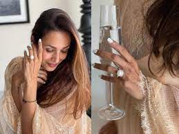 mumbai, Malaika Arora ,got engaged? picture went viral, social media