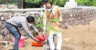 bhopal, Chief Minister, Shivraj Singh Chouhan ,planted Gulmohar plant ,Smart Garden