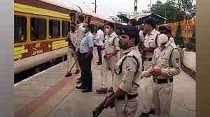 vidisha, Police got information ,about robbers, Chhapra-Mumbai Express