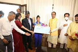 bhopal, Chief Minister Chouhan ,handed over , gold medalist Kaveri