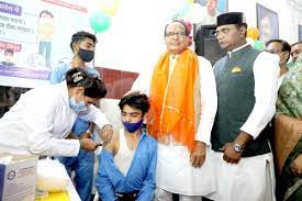 bhopal, Chief Minister, launches vaccination campaign 