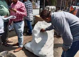 bhopal, Corporation staff ,seized 65 kg ,banned polythene