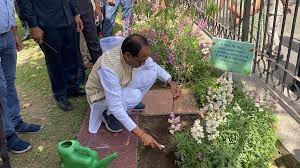 bhopal,Chief Minister Chouhan ,planted 