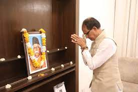 bhopal, Chief Minister Chouhan, pays tribute 