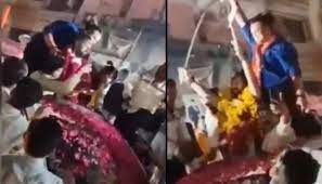 indore,Video of Kalicharan ,waving goes viral