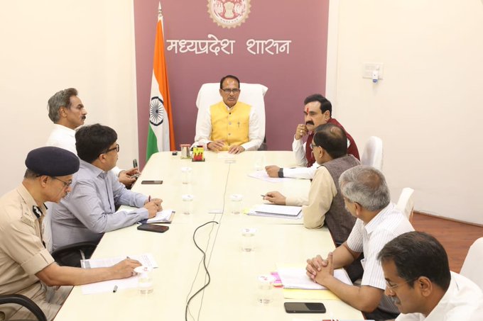 bhopal, Chief Minister Chouhan ,reviews law and order