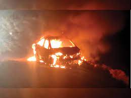 छतरपुर में खड़ी कार में लगी आग