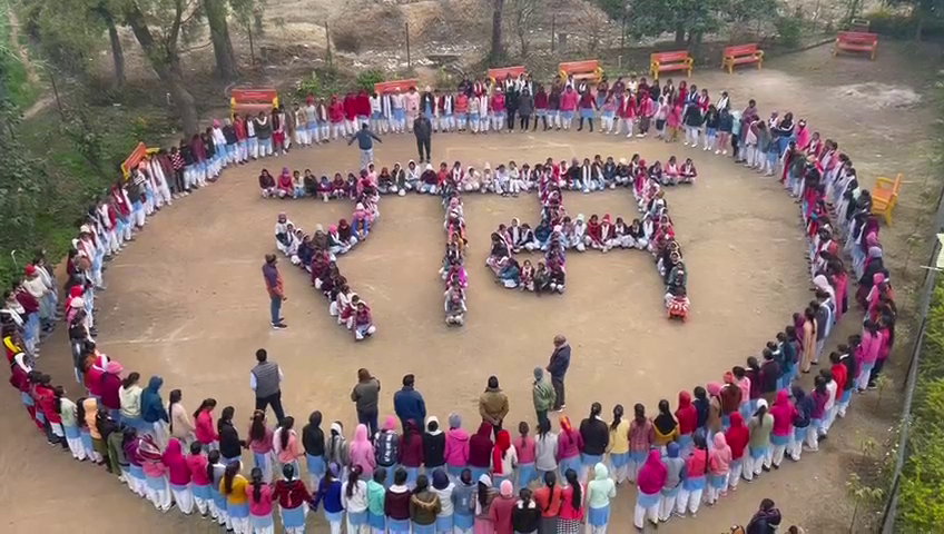 छतरपुर माध्यमिक विद्यालय में सजा अनोखा राम दरबार  