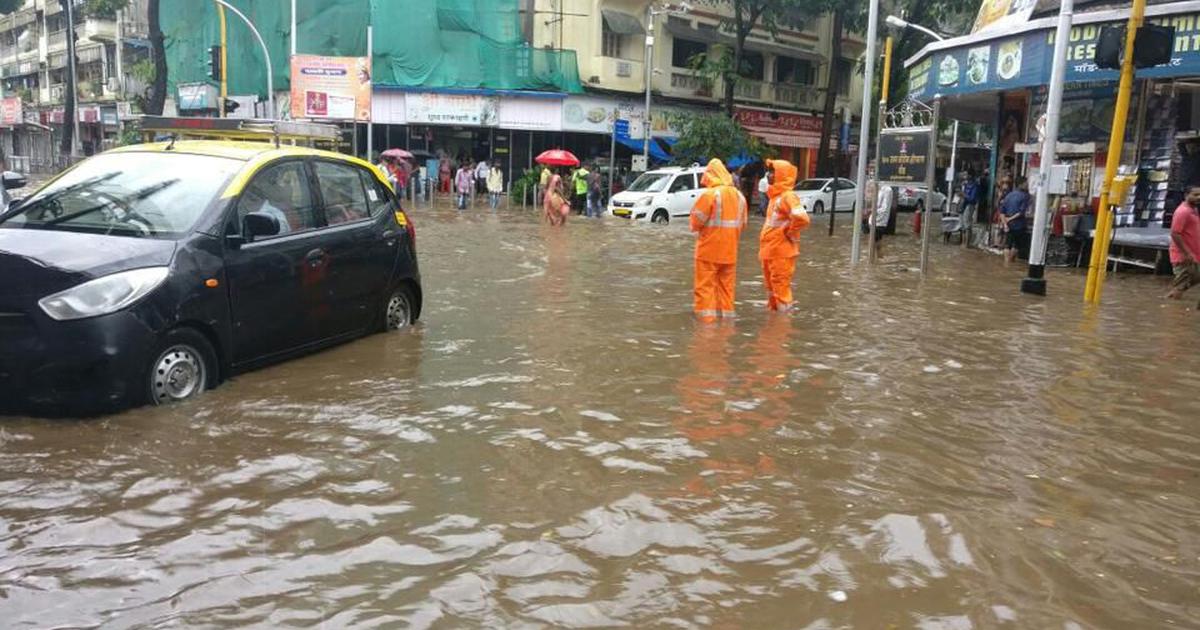 Heavy rain in Bhopal since morning