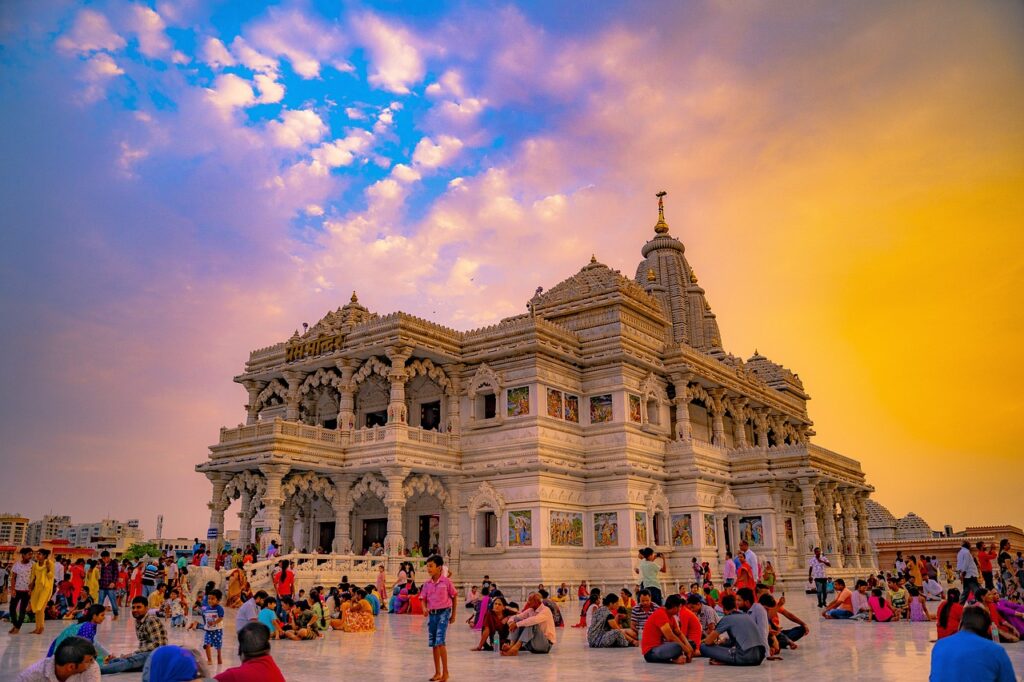 definitely visit these 5 famous Krishna temples 