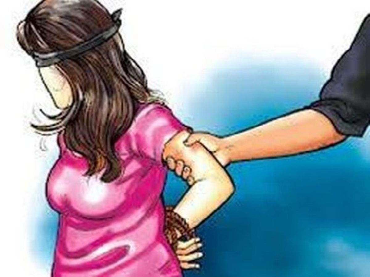 Girl molested openly, residents save her