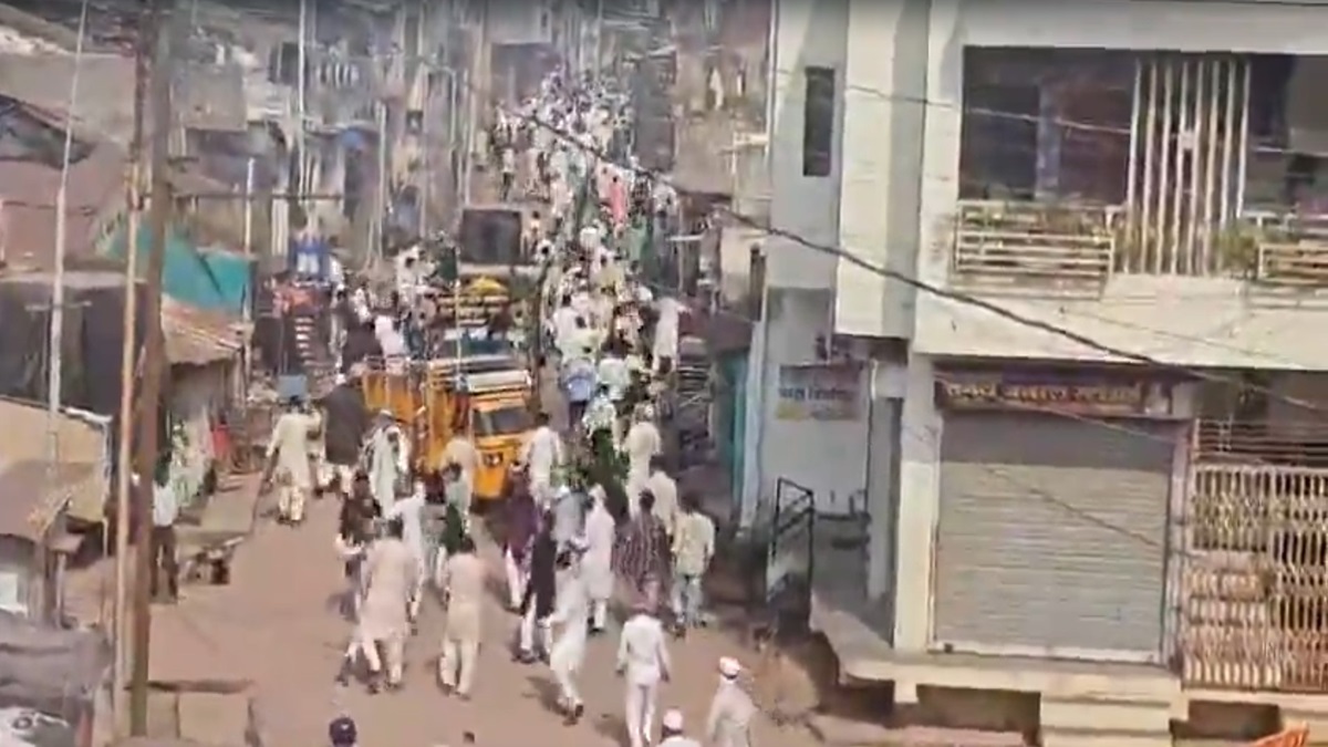 Stone pelting at religious procession