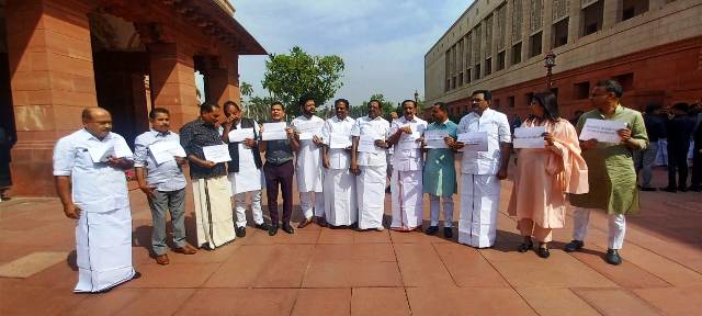 new delhi, Kerala MPs protest , support of ASHA workers