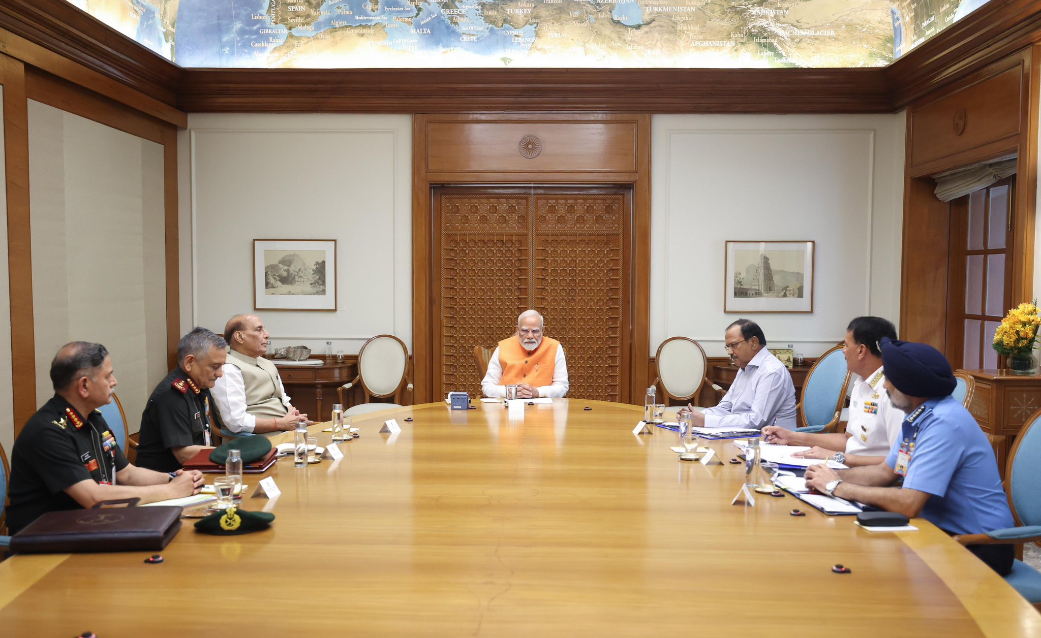new delhi, High level security meeting, freedom to the army