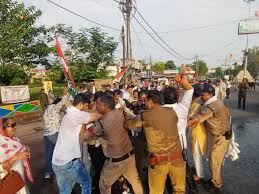 chatarpur, Clash between ,Congress workers and police