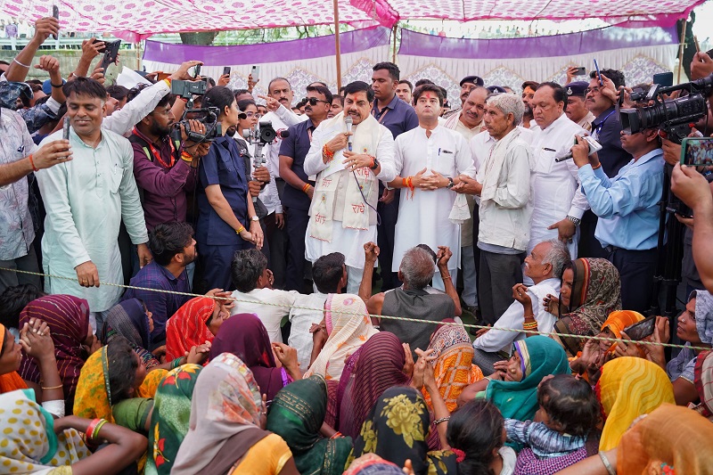 guna, Jyotiraditya Scindia, visited flood  