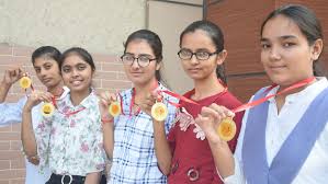 amarpatan,  Board of Secondary Education, honored the girl students.