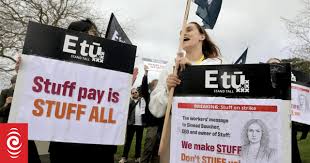 new delhi, People took  streets, New Zealand  