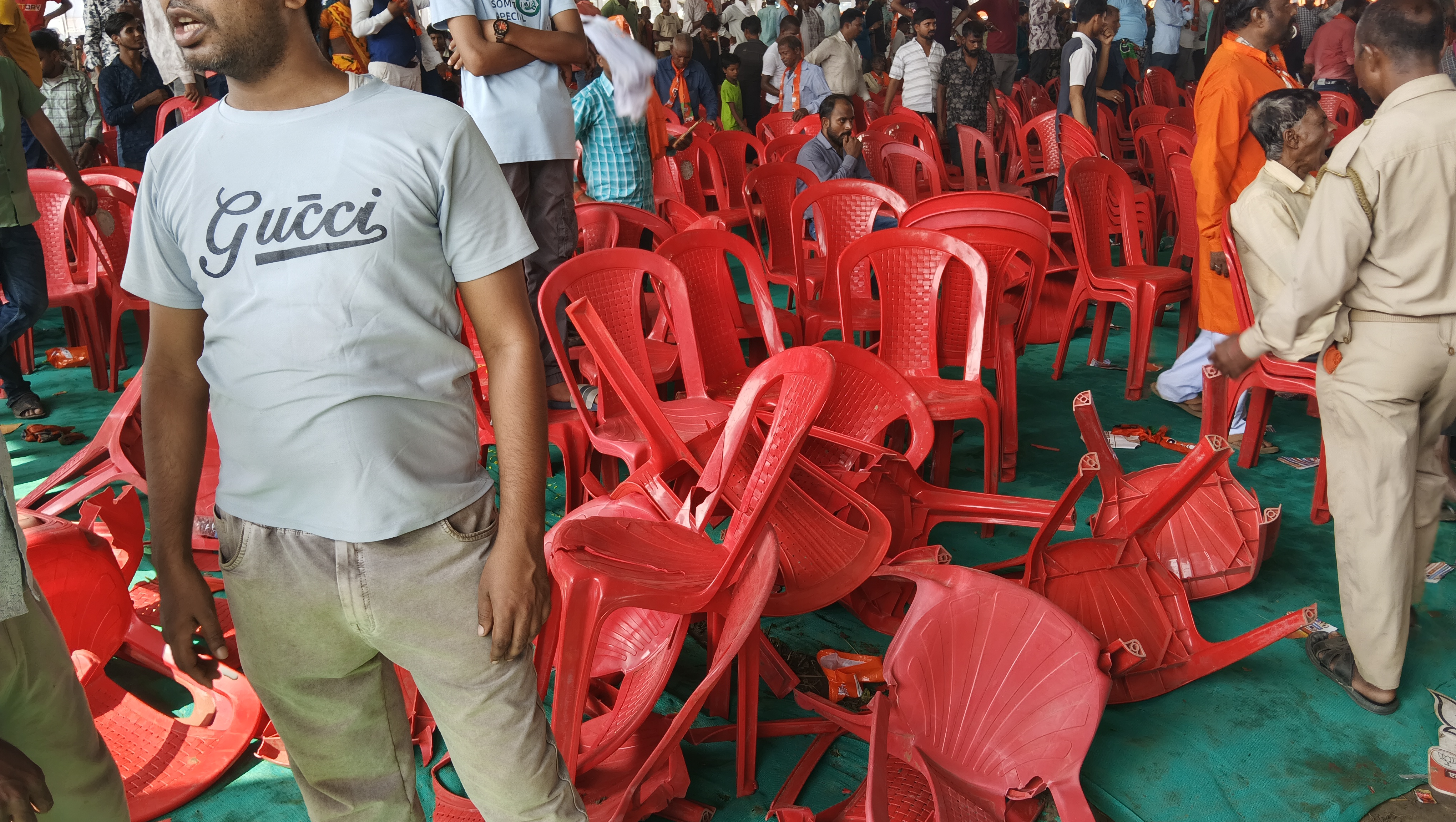 patna, Hundreds of chairs , PM