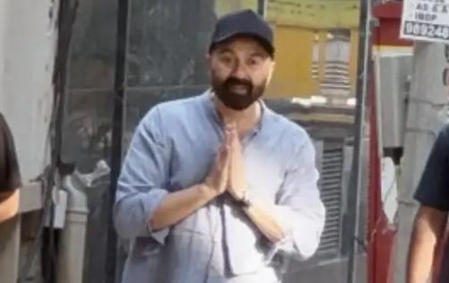 mumbai, Sunny Deol ,lashes out  