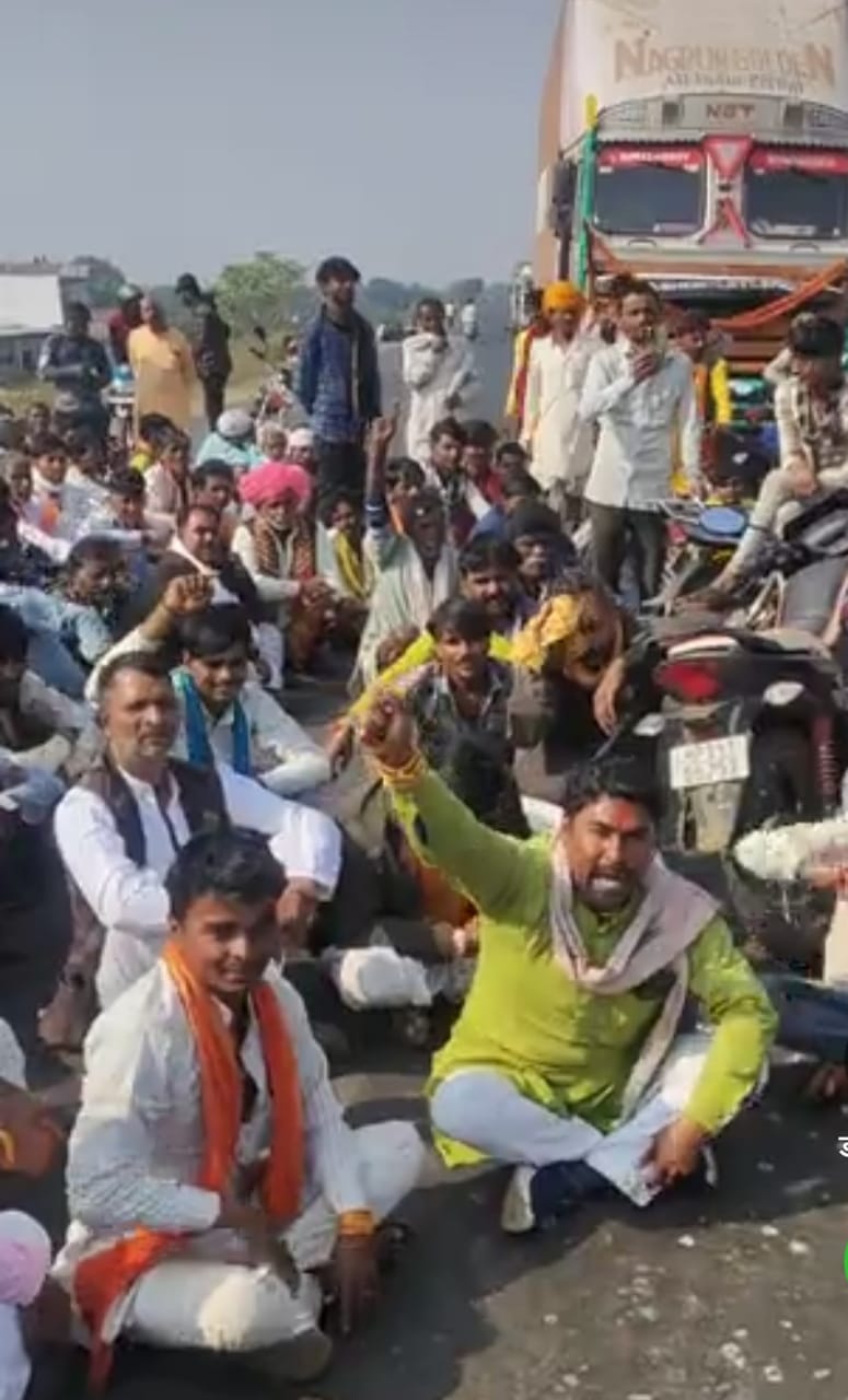 rajgarh,Farmers blocked , highway 