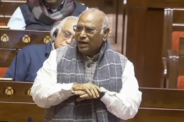 Dehli ,  Rajya Sabha, disputes Rule ,  267,  Opposition,   issue