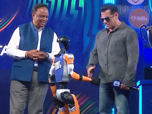 Salman Khan,  arrives ,  ISPL , auction