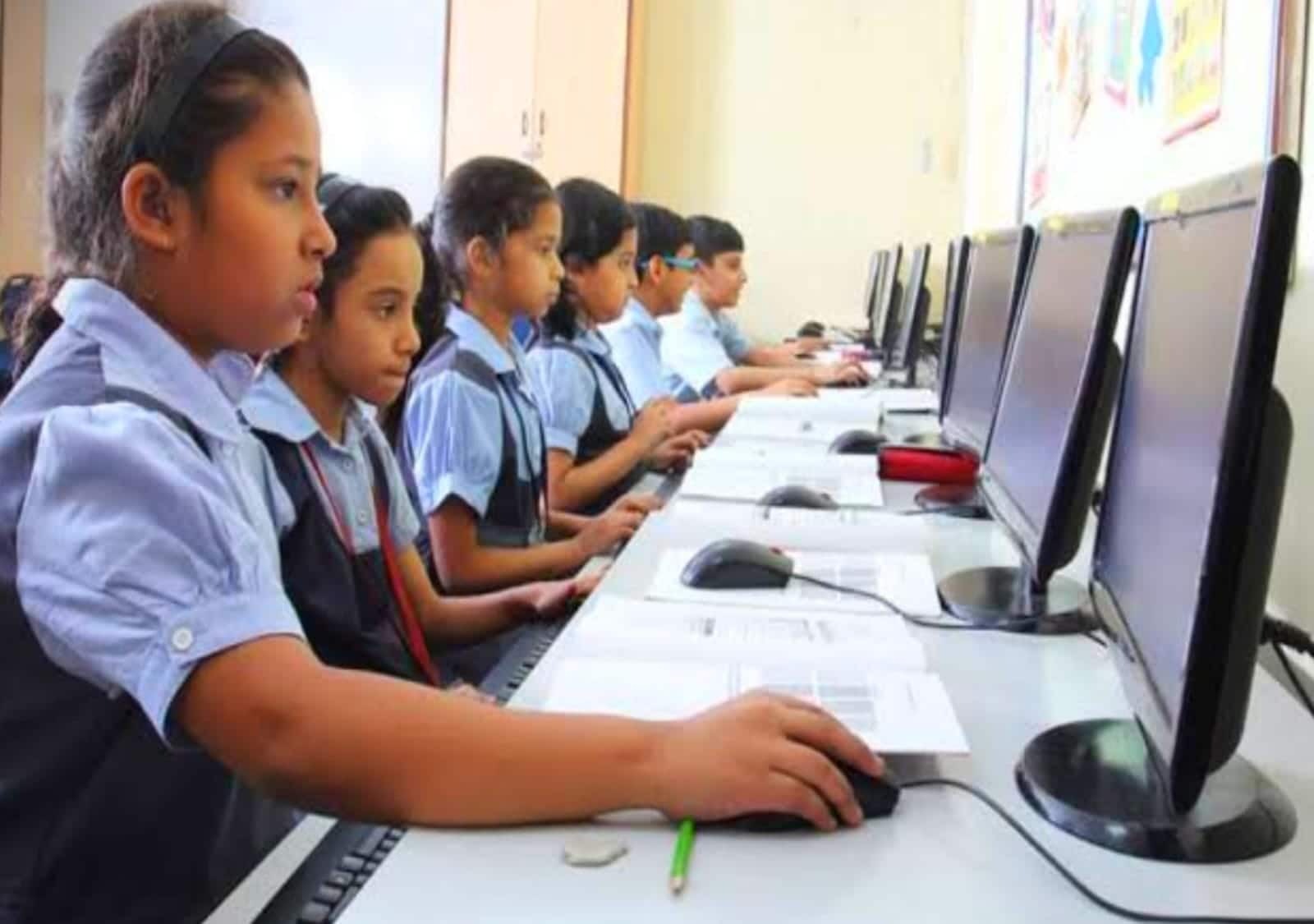 Delhi government schools ,hi-tech: 21,000 smart boards,7,000 computers