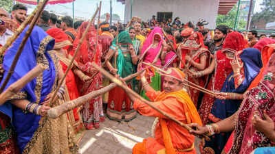 Beautiful Holi in Burhanpur, devotion to Radha-Krishna and a riot of colours