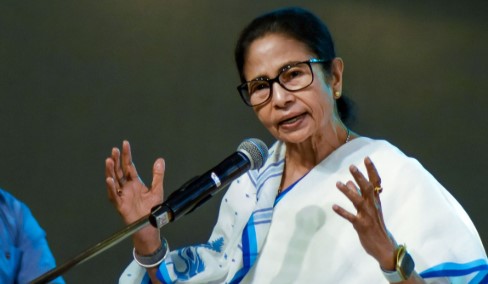 Mamata Banerjee attacks from Eid stage: 