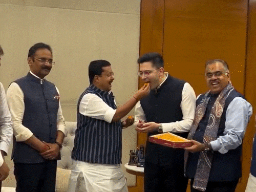 political change , Rajya Sabha: Merger , 7 AAP MPs ,  BJP approved