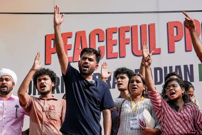 Allegations,  mistreatment , book-distributing volunteer , Jantar Mantar