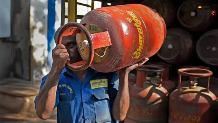 LPG consumers ,Aadhaar-based e-KYC ,August 16,gas cylinders