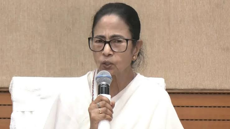   Mamata Banerjee attacks BJP, alleges ‘looting of votes’